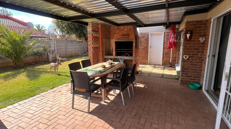 3 Bedroom Property for Sale in Langenhovenpark Free State